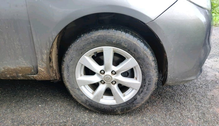 2012 Nissan Sunny XV DIESEL, Diesel, Manual, 1,97,052 km, tyre