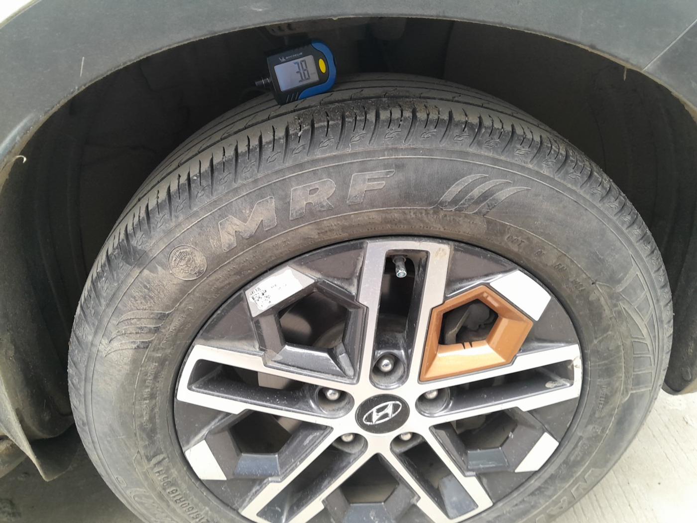 2023 Hyundai VENUE SX (O) 1.5 CRDI, Diesel, Manual, 56,191 km, tyre