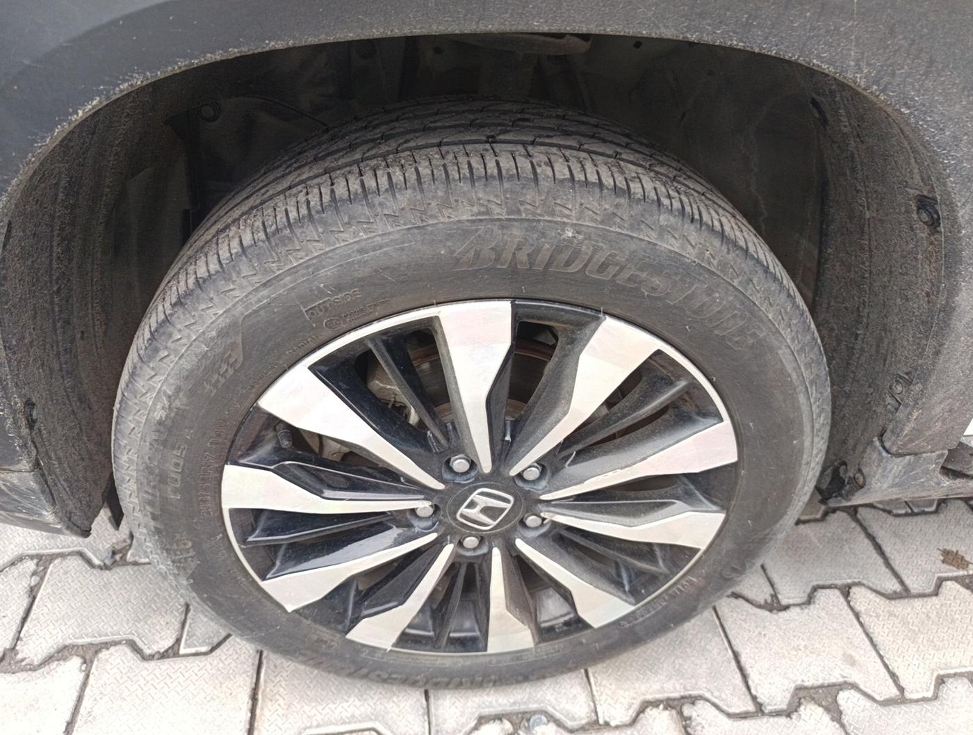 2024 Honda ELEVATE ZX CVT, Petrol, Automatic, 12,404 km, tyre