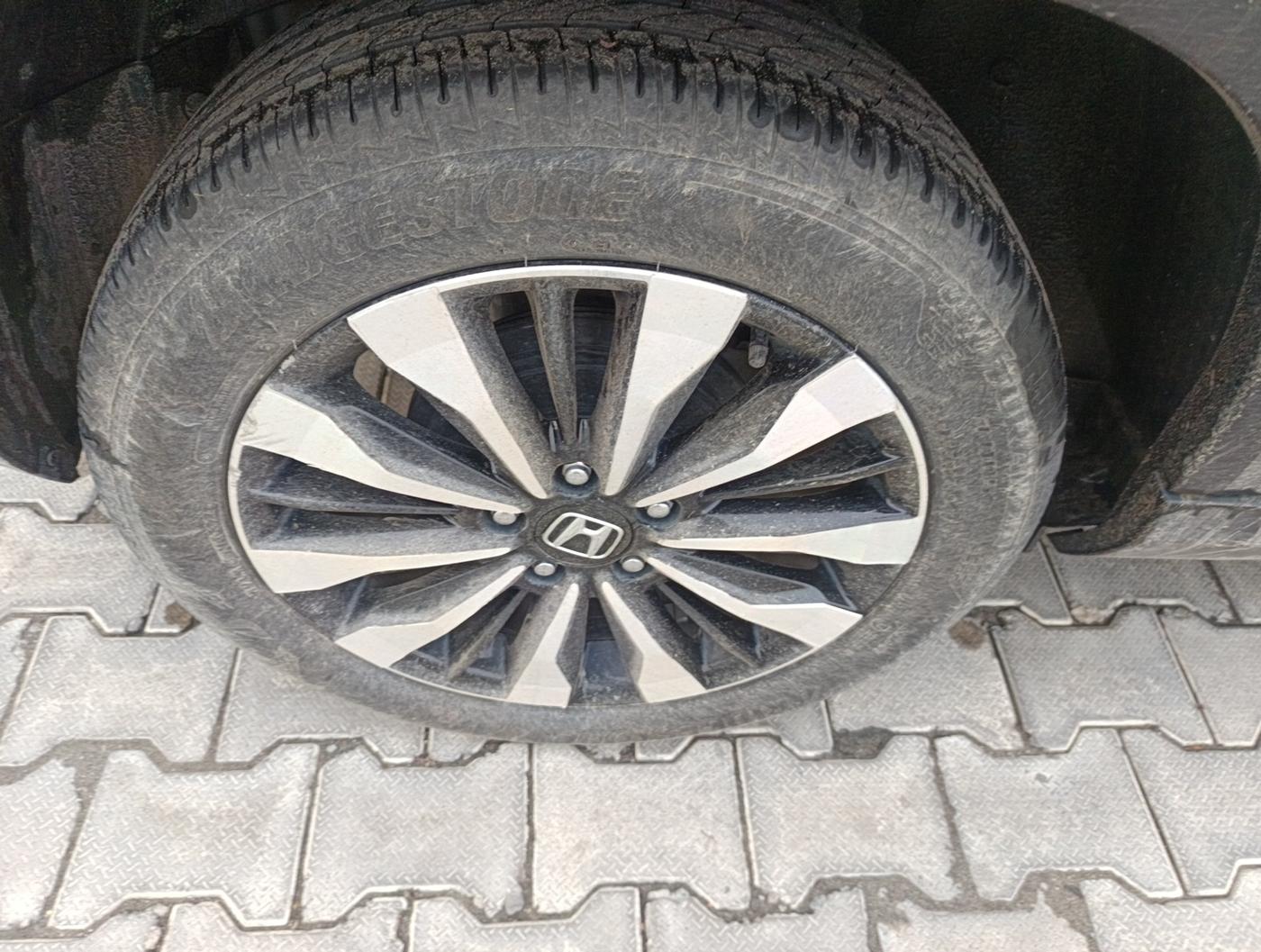 2024 Honda ELEVATE ZX CVT, Petrol, Automatic, 12,404 km, tyre