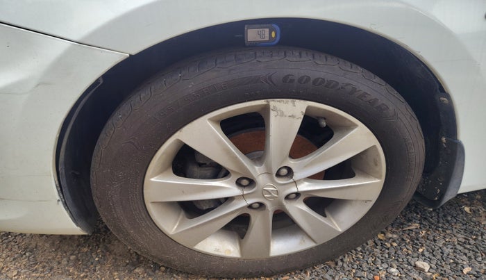 2013 Hyundai Verna FLUIDIC 1.6 CRDI SX, Diesel, Manual, 1,67,612 km, tyre