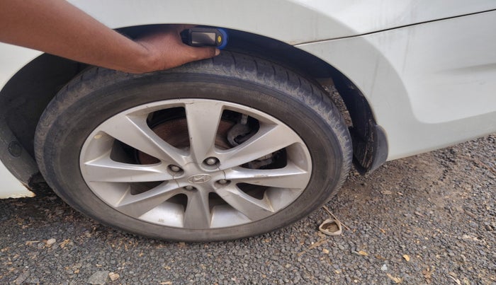 2013 Hyundai Verna FLUIDIC 1.6 CRDI SX, Diesel, Manual, 1,67,612 km, tyre