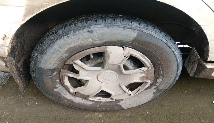 2010 Mahindra Xylo E6 BS-III, Diesel, Manual, 1,58,000 km, tyre