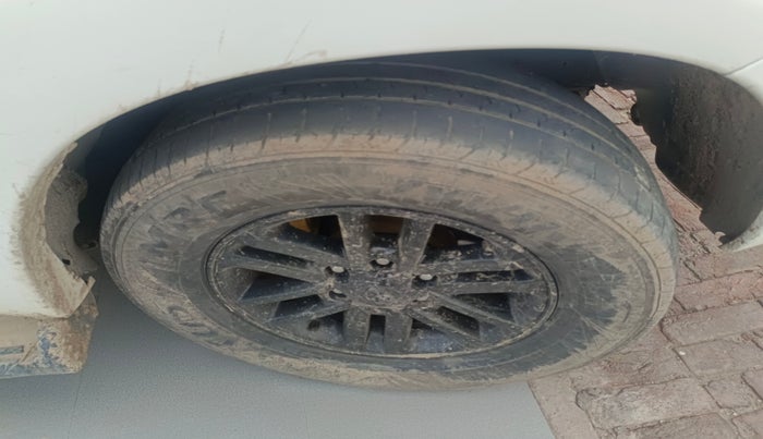 2014 Toyota Fortuner 3.0 4X2 MT, Diesel, Manual, 1,94,888 km, tyre