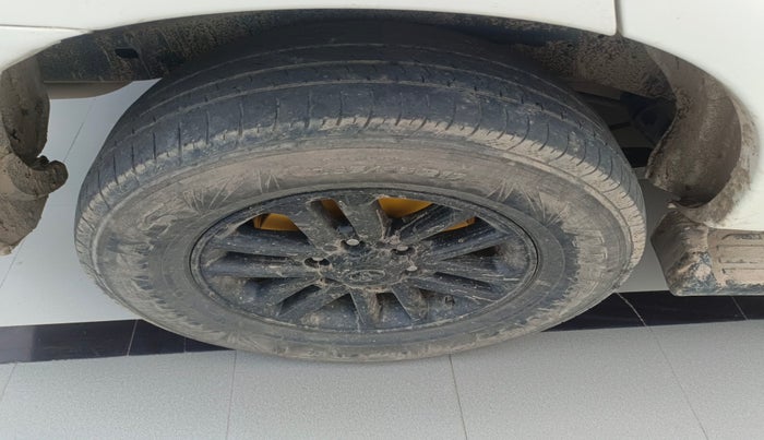 2014 Toyota Fortuner 3.0 4X2 MT, Diesel, Manual, 1,94,888 km, tyre