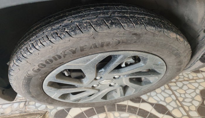 2024 Maruti FRONX ZETA 1.0L TURBO 6 AT, Petrol, Automatic, 4,593 km, tyre