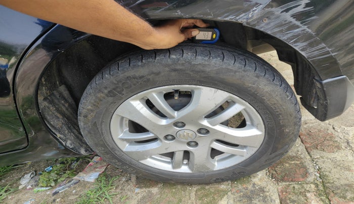 2012 Maruti Swift Dzire ZDI, Diesel, Manual, 3,60,398 km, tyre
