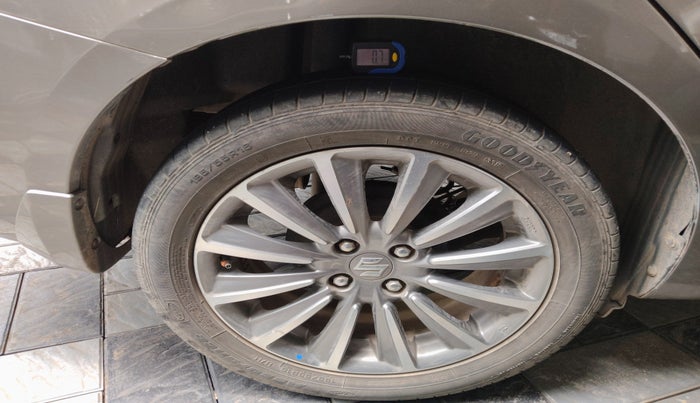 2018 Maruti Ciaz ALPHA 1.5 SHVS PETROL, Petrol, Manual, 60,019 km, tyre