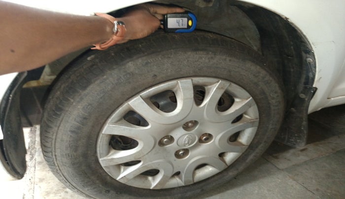2010 Hyundai i20 MAGNA 1.2, Petrol, Manual, 27,225 km, tyre