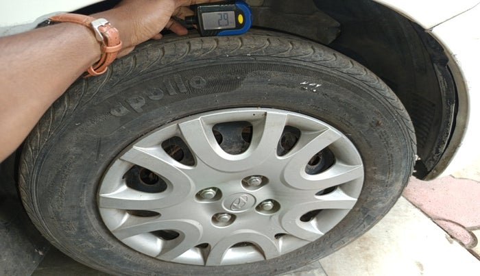 2010 Hyundai i20 MAGNA 1.2, Petrol, Manual, 27,225 km, tyre