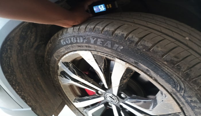 2023 MG HECTOR PLUS SAVVY PRO 1.5 TURBO CVT 7 STR, Petrol, Automatic, 18,127 km, tyre