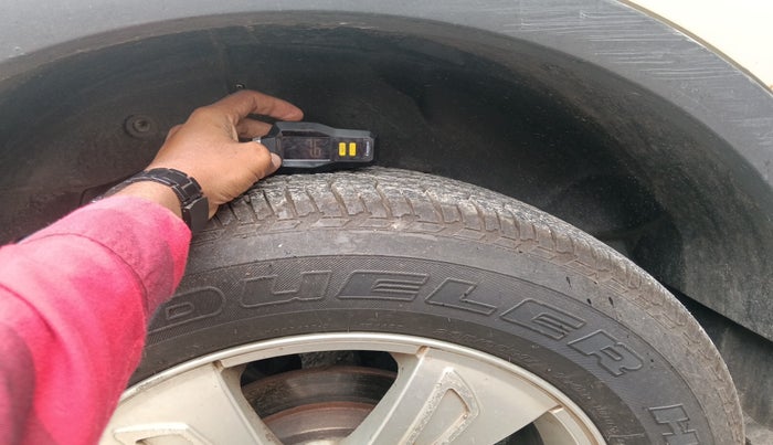 2012 Mahindra XUV500 W8, Diesel, Manual, 1,31,016 km, tyre