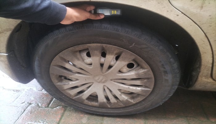 2012 Maruti Ertiga LXI, Petrol, Manual, 73,981 km, tyre