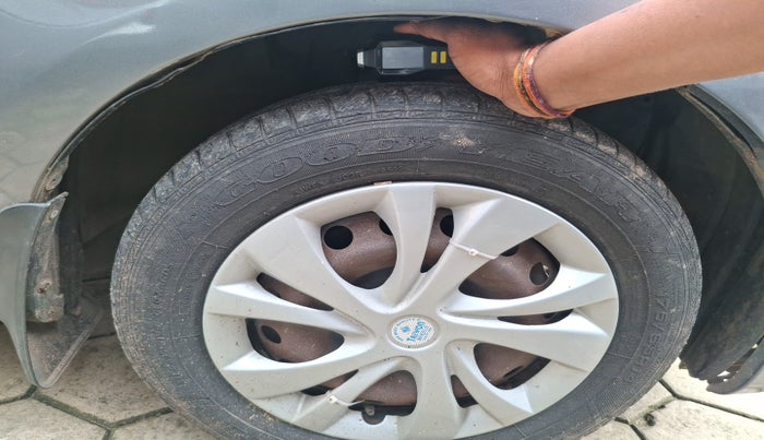 2013 Toyota Etios Liva G, Petrol, Manual, 29,405 km, tyre