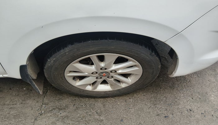 2019 Toyota Innova Crysta 2.4 G 8 STR, Diesel, Manual, 2,04,563 km, tyre