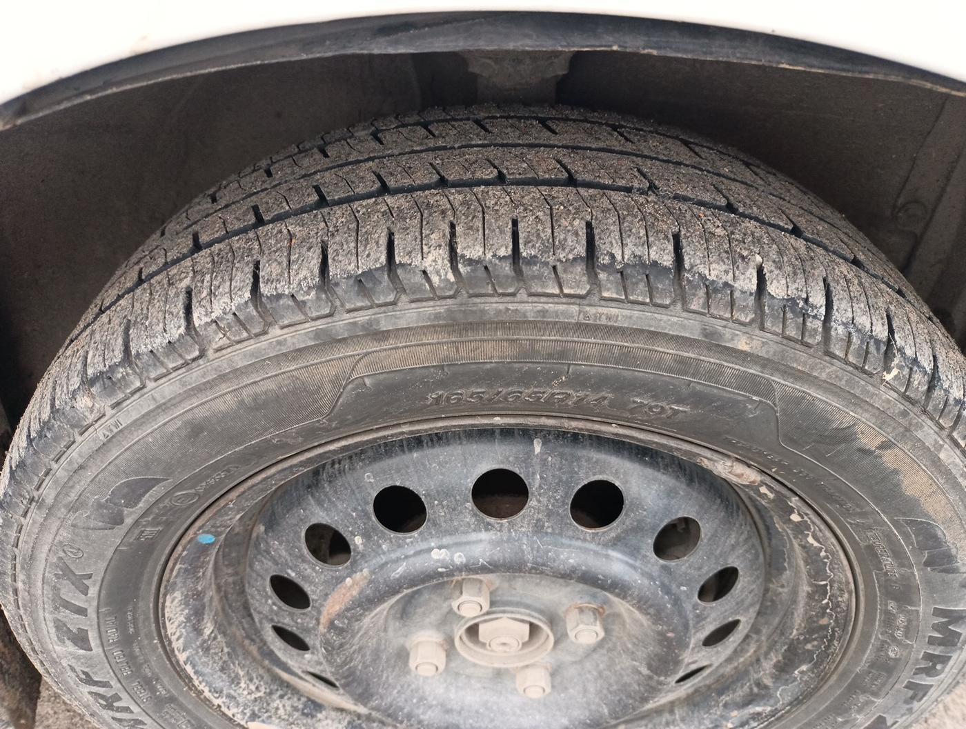 2010 Maruti Wagon R 1.0 VXI, Petrol, Manual, 1,03,505 km, tyre