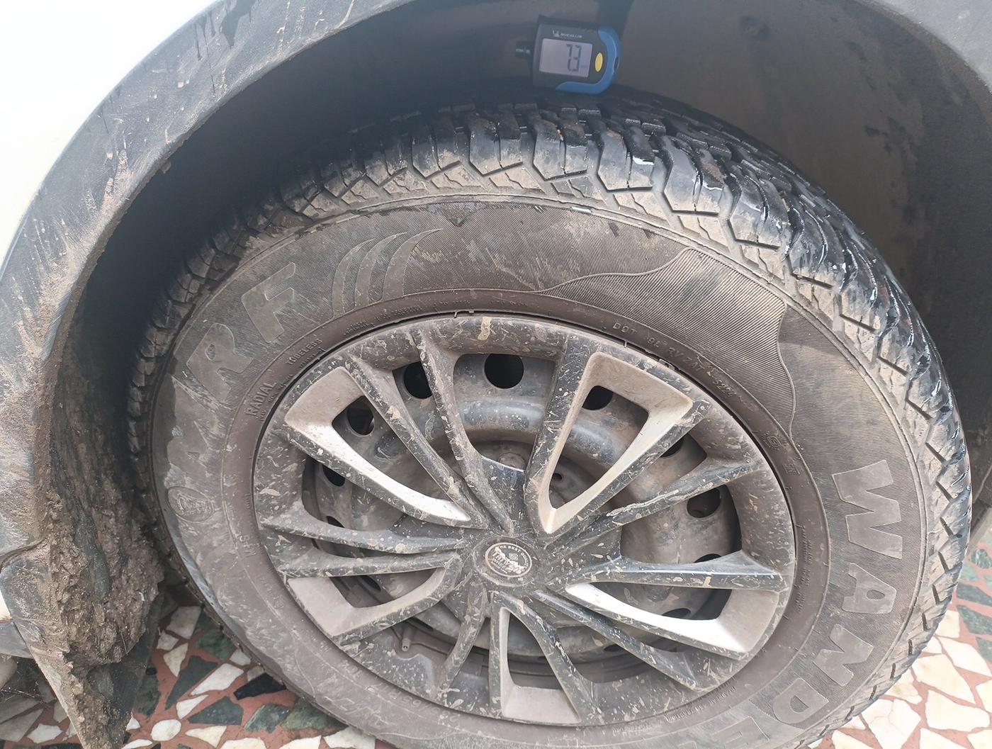 2020 Mahindra XUV500 W7, Diesel, Manual, 73,679 km, tyre