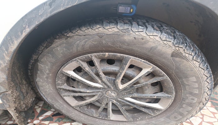 2020 Mahindra XUV500 W7, Diesel, Manual, 73,679 km, tyre