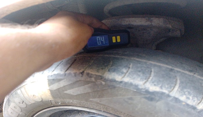 2010 Tata Indigo ECS GLX, Petrol, Manual, 1,01,385 km, tyre