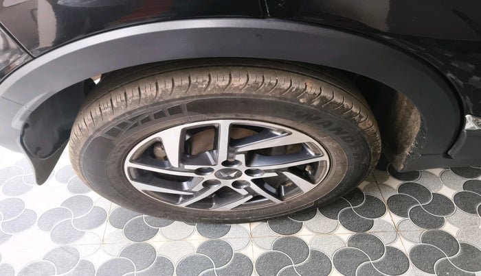 2023 Mahindra XUV300 W8 (O) 1.5 DIESEL, Diesel, Manual, 76,714 km, tyre