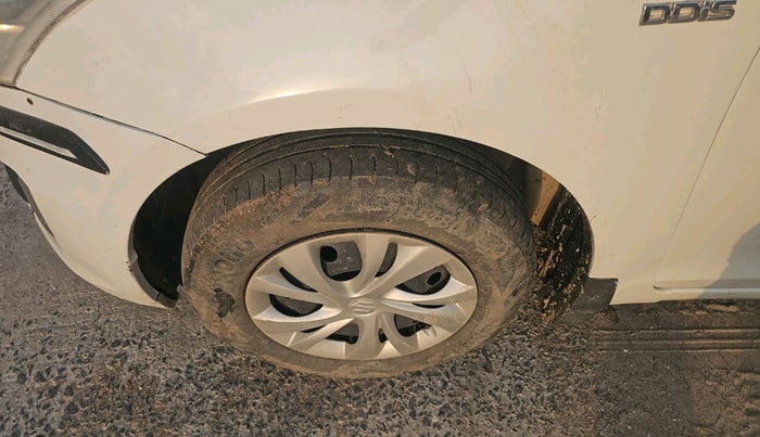 2017 Maruti Swift VDI, Diesel, Manual, 1,86,048 km, tyre