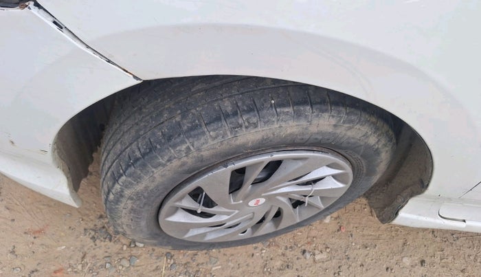 2011 Honda City 1.5L I-VTEC E MT, Petrol, Manual, 1,54,288 km, tyre