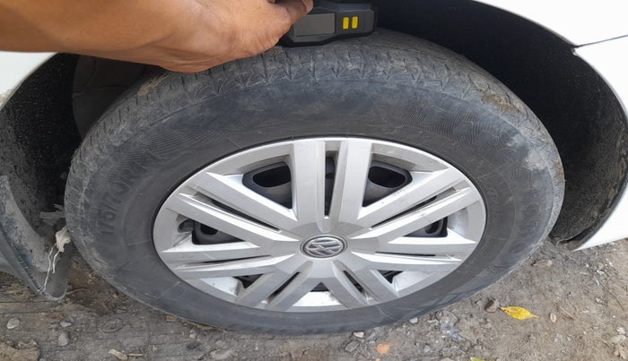 2019 Volkswagen Polo TRENDLINE 1.0L, Petrol, Manual, 91,767 km, tyre