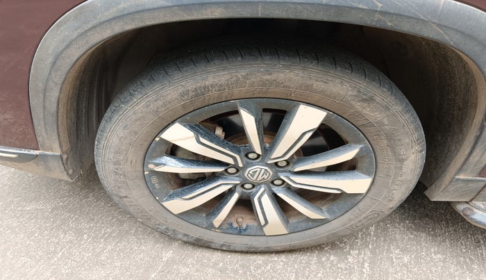 2020 MG HECTOR PLUS SHARP 1.5 PETROL TURBO DCT 6-STR, Petrol, Automatic, 44,393 km, tyre