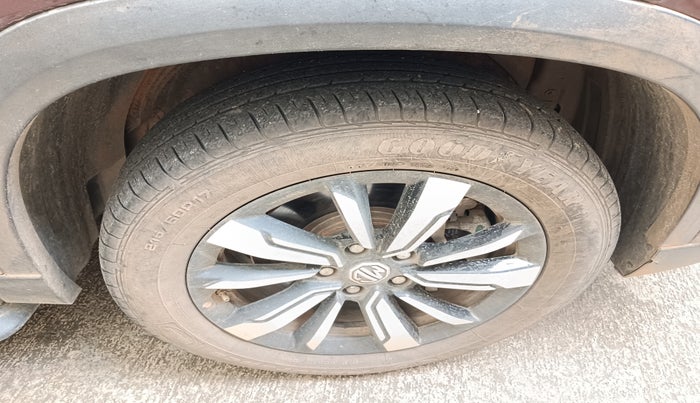 2020 MG HECTOR PLUS SHARP 1.5 PETROL TURBO DCT 6-STR, Petrol, Automatic, 44,393 km, tyre