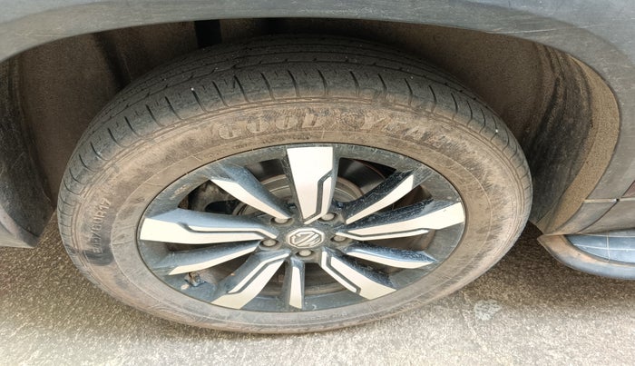 2020 MG HECTOR PLUS SHARP 1.5 PETROL TURBO DCT 6-STR, Petrol, Automatic, 44,393 km, tyre