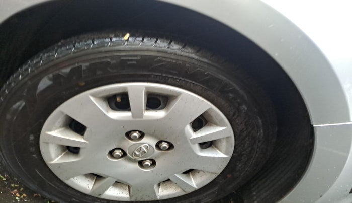 2013 Hyundai i20 MAGNA 1.2, Petrol, Manual, 33,180 km, tyre