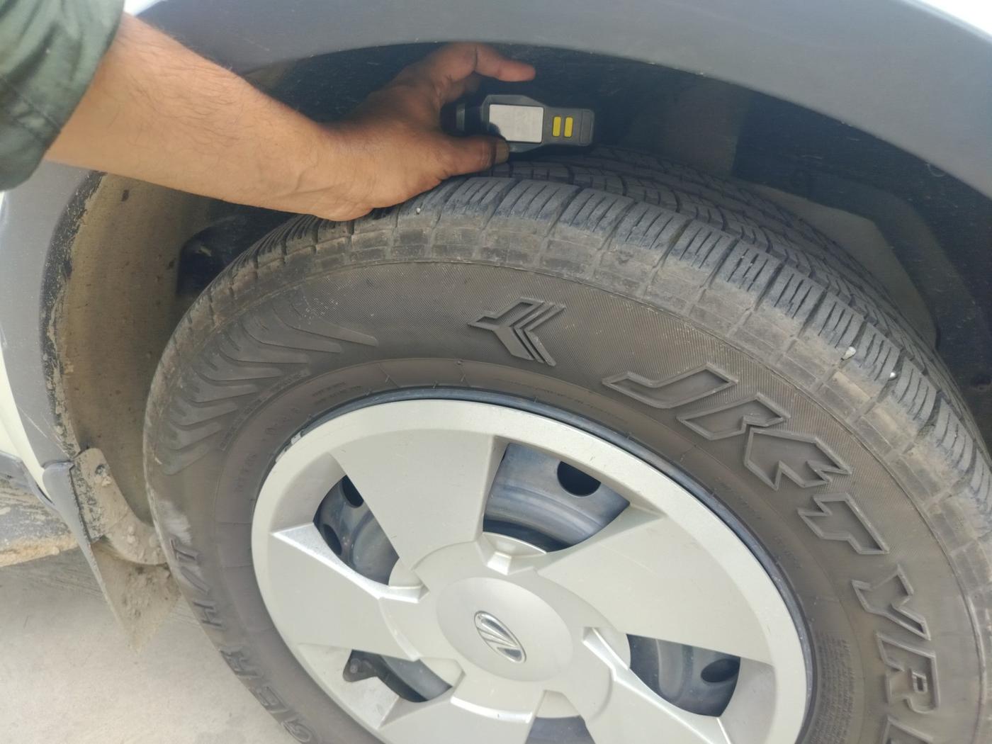 2020 Mahindra XUV500 W7, Diesel, Manual, 94,723 km, tyre