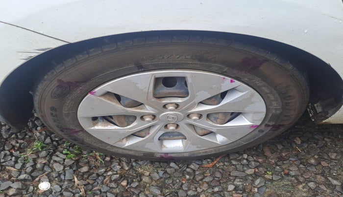 2014 Hyundai Xcent S 1.2, Petrol, Manual, 1,12,976 km, tyre
