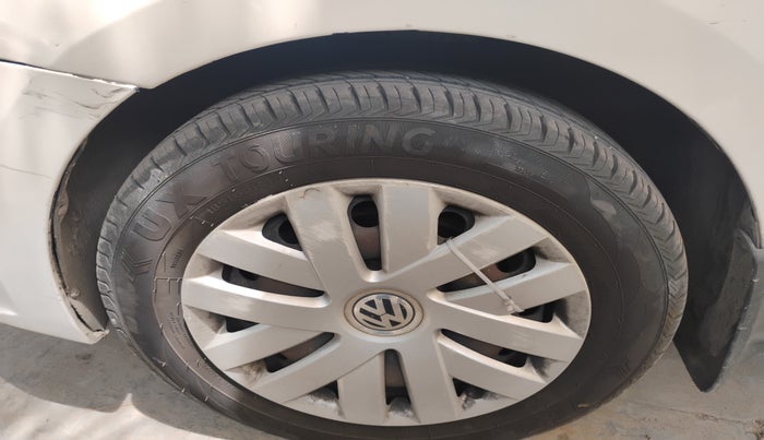 2013 Volkswagen Vento COMFORTLINE DIESEL 1.6, Diesel, Manual, 1,63,800 km, tyre