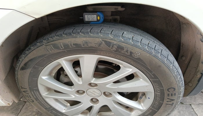 2013 Maruti Swift ZXI, Petrol, Manual, 84,413 km, tyre