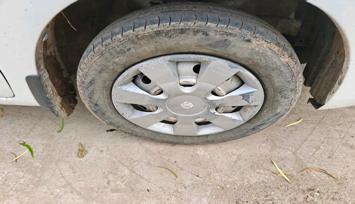 2016 Maruti Wagon R 1.0 LXI CNG, Petrol, Manual, 98,383 km, tyre