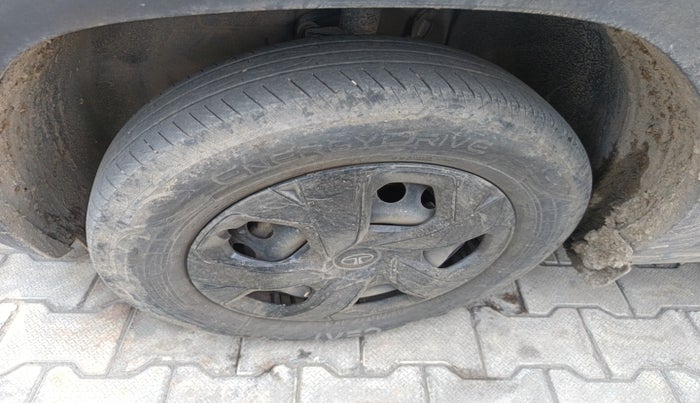2024 Tata PUNCH ADVENTURE RHYTHM CNG MT, Petrol, Manual, 44,375 km, tyre