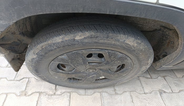 2024 Tata PUNCH ADVENTURE RHYTHM CNG MT, Petrol, Manual, 44,375 km, tyre