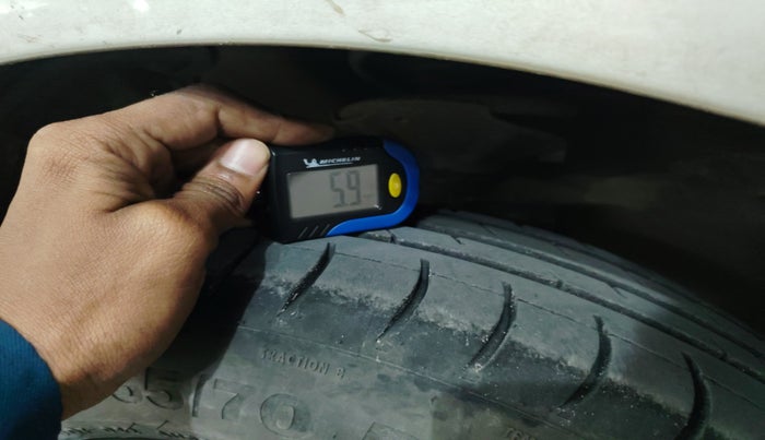 2014 Maruti Celerio VXI, Petrol, Manual, 1,40,452 km, tyre