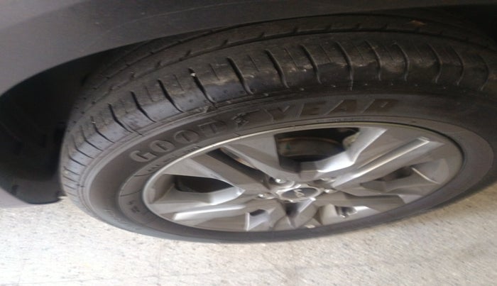 2022 KIA SELTOS HTX 1.5 PETROL, Petrol, Manual, 25,211 km, tyre