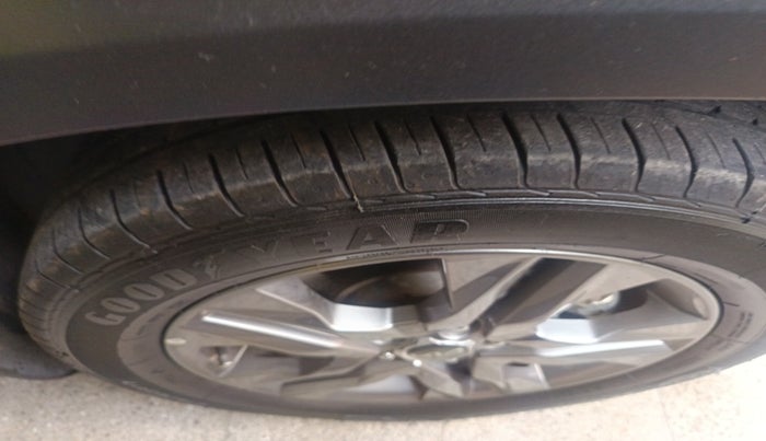 2022 KIA SELTOS HTX 1.5 PETROL, Petrol, Manual, 25,211 km, tyre