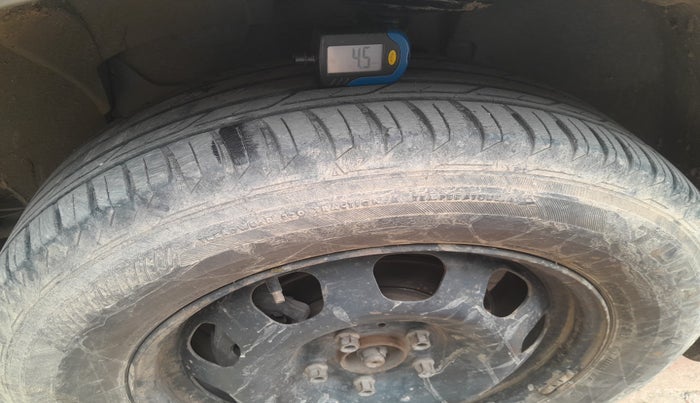 2013 Nissan Terrano XE (D), Diesel, Manual, 93,165 km, tyre