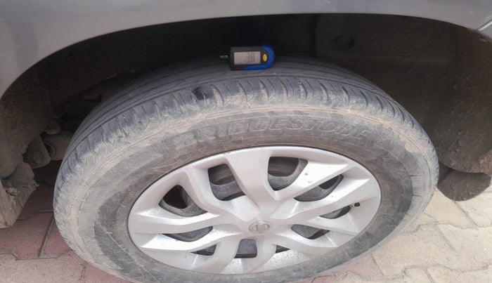2013 Nissan Terrano XE (D), Diesel, Manual, 93,165 km, tyre