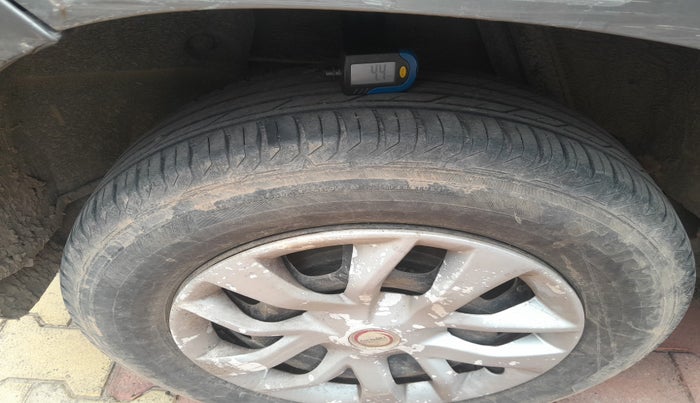 2013 Nissan Terrano XE (D), Diesel, Manual, 93,165 km, tyre