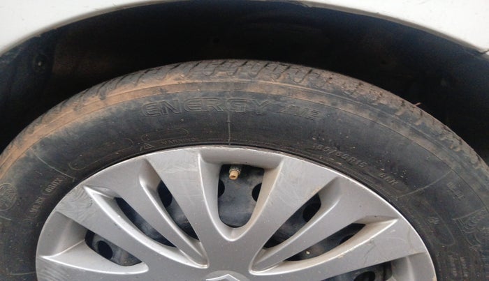 2017 Maruti Ertiga VXI CNG, Petrol, Manual, 82,793 km, tyre