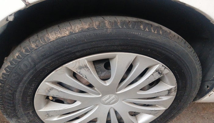 2017 Maruti Ertiga VXI CNG, Petrol, Manual, 82,793 km, tyre