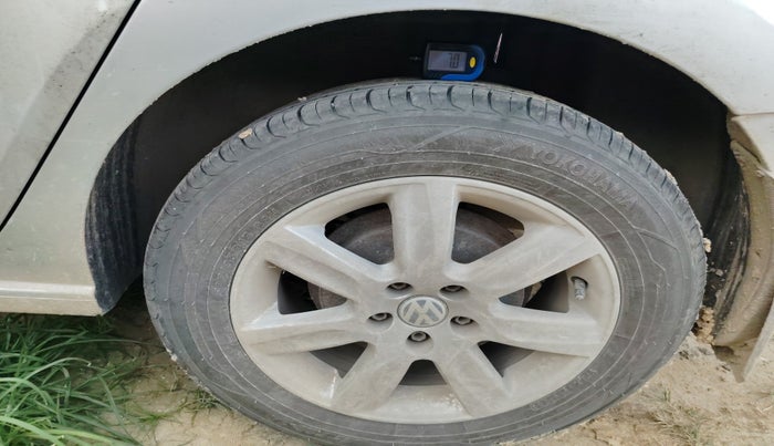 2012 Volkswagen Vento HIGHLINE DIESEL 1.6, Diesel, Manual, 76,640 km, tyre