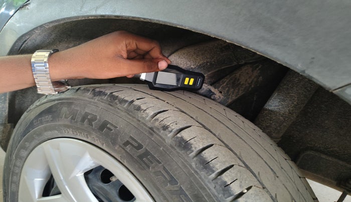 2020 Hyundai VENUE E 1.2, Petrol, Manual, 1,16,809 km, tyre
