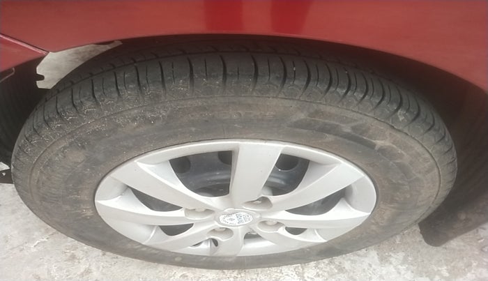 2014 Hyundai Eon ERA +, Petrol, Manual, 52,599 km, tyre