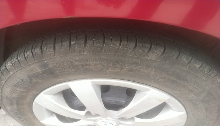2014 Hyundai Eon ERA +, Petrol, Manual, 52,599 km, tyre